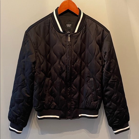 Modern Supply by Sanctuary Black Quilted Bomber Jacket Size Small - Picture 4 of 11
